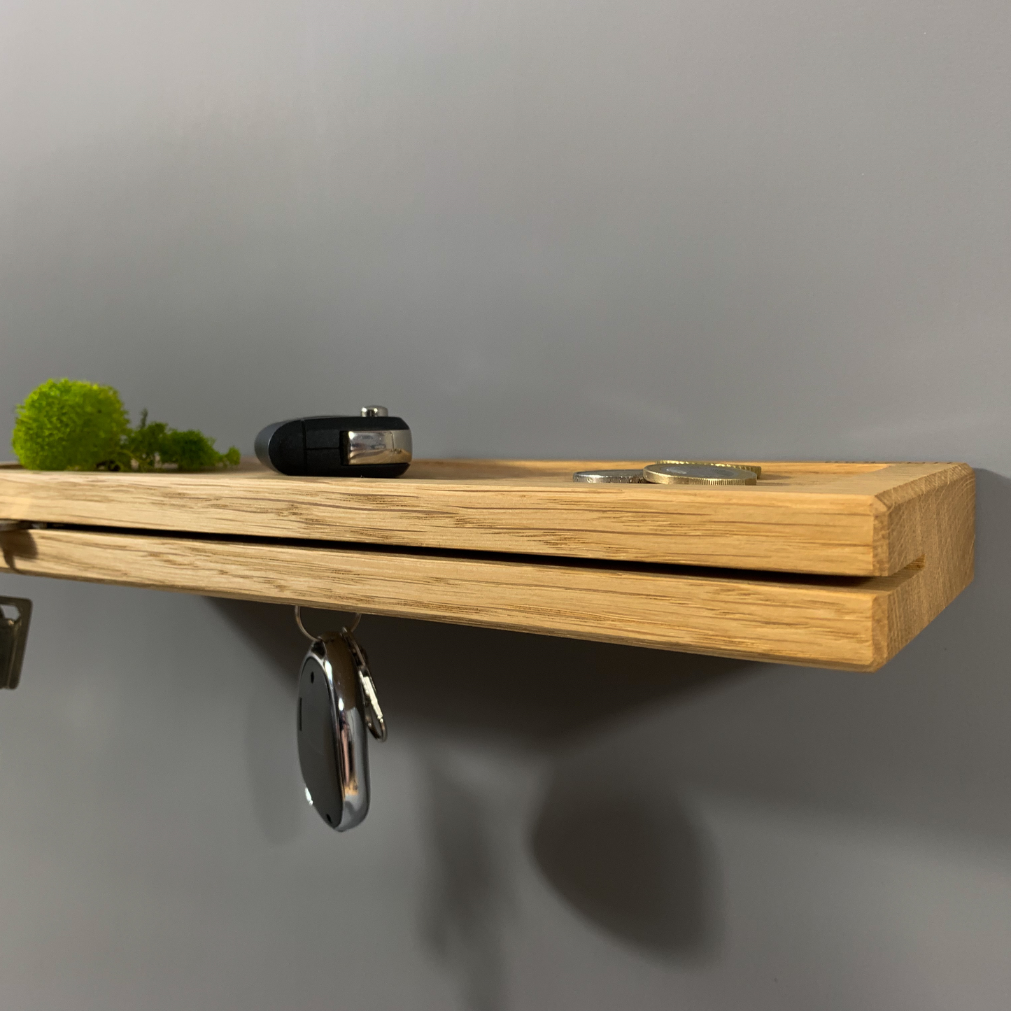 Schlüsselbrett aus Massivholz Eiche - magnetisch & mit Ablage