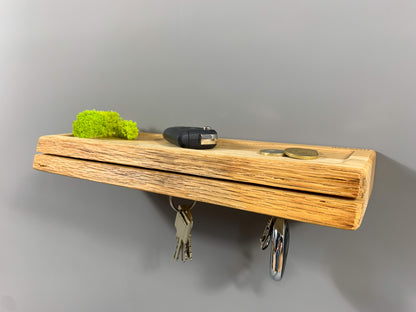 Rustikales Schlüsselbrett aus Massivholz Eiche - magnetisch & mit Ablage