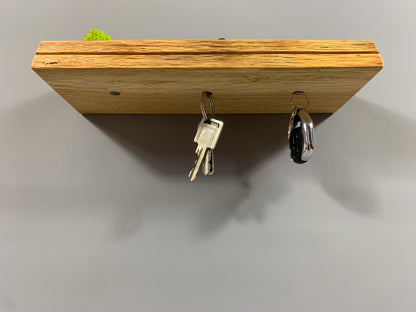 Rustikales Schlüsselbrett aus Massivholz Eiche - magnetisch & mit Ablage