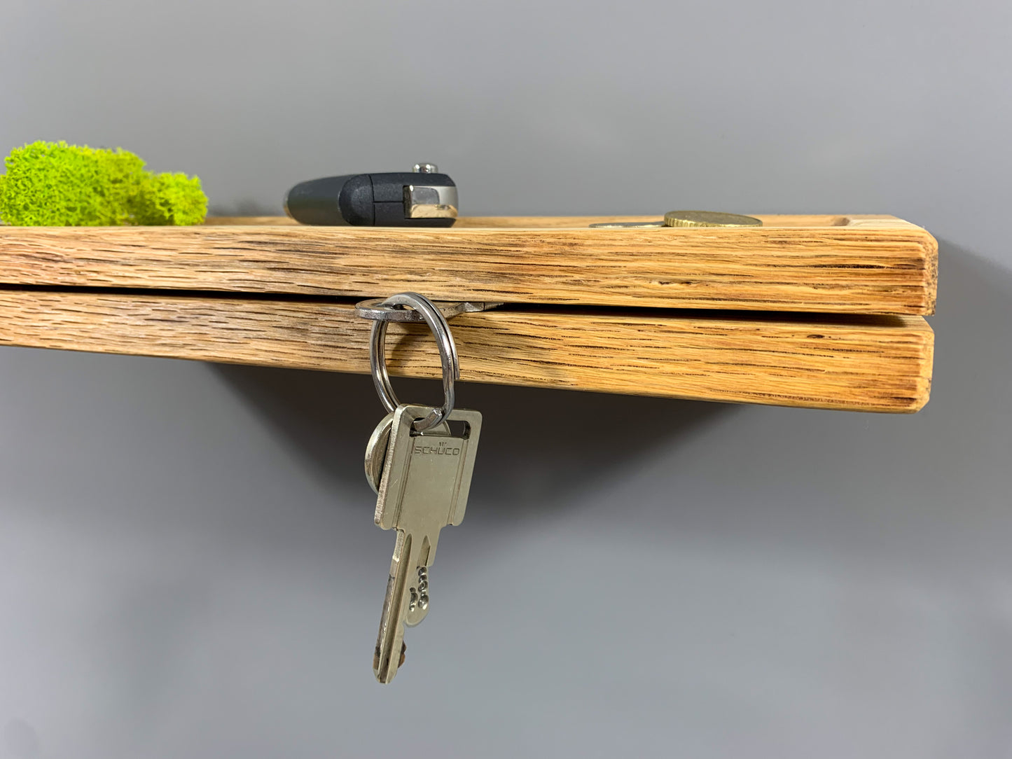 Rustikales Schlüsselbrett aus Massivholz Eiche - magnetisch & mit Ablage