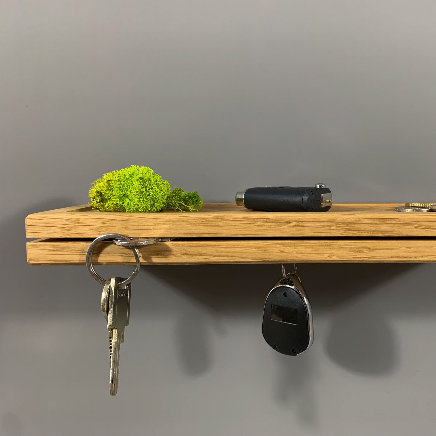Schlüsselbrett aus Massivholz Eiche - magnetisch & mit Ablage