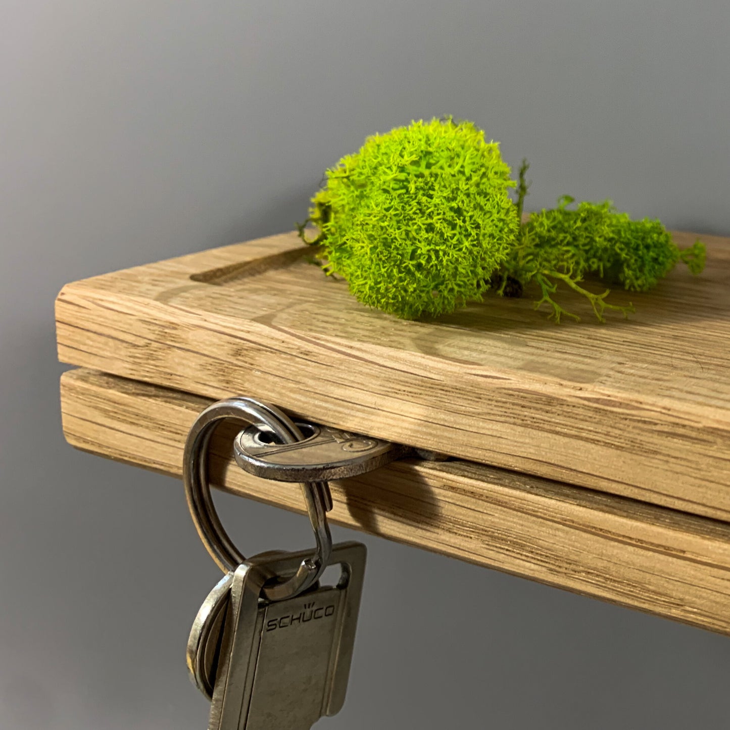 Schlüsselbrett aus Massivholz Eiche - magnetisch & mit Ablage