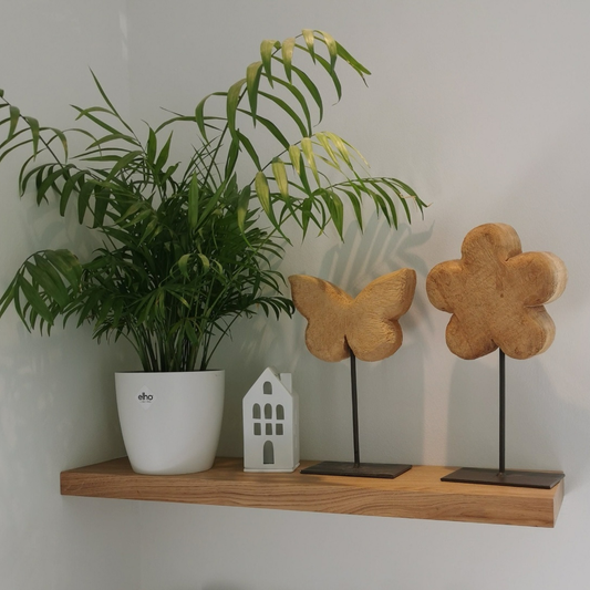 Schwebendes Massivholz Wandregal aus Eiche nach Maß